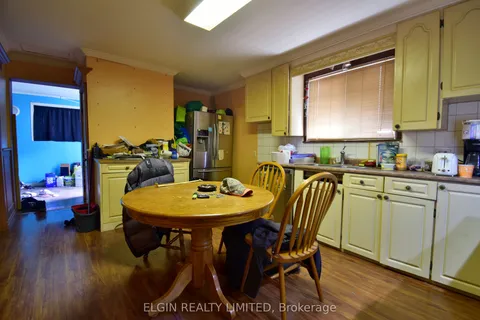 139 Mamelon Street, London East, ON N5Z 1Y2