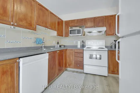 33 Highmont Court, Kanata, ON K2T 1B3