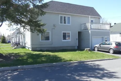 141 Cornwallis Avenue, Cornwall, ON K6H 2S3
