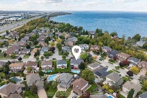 35 Lido Drive, Hamilton, ON L8E 5E8
