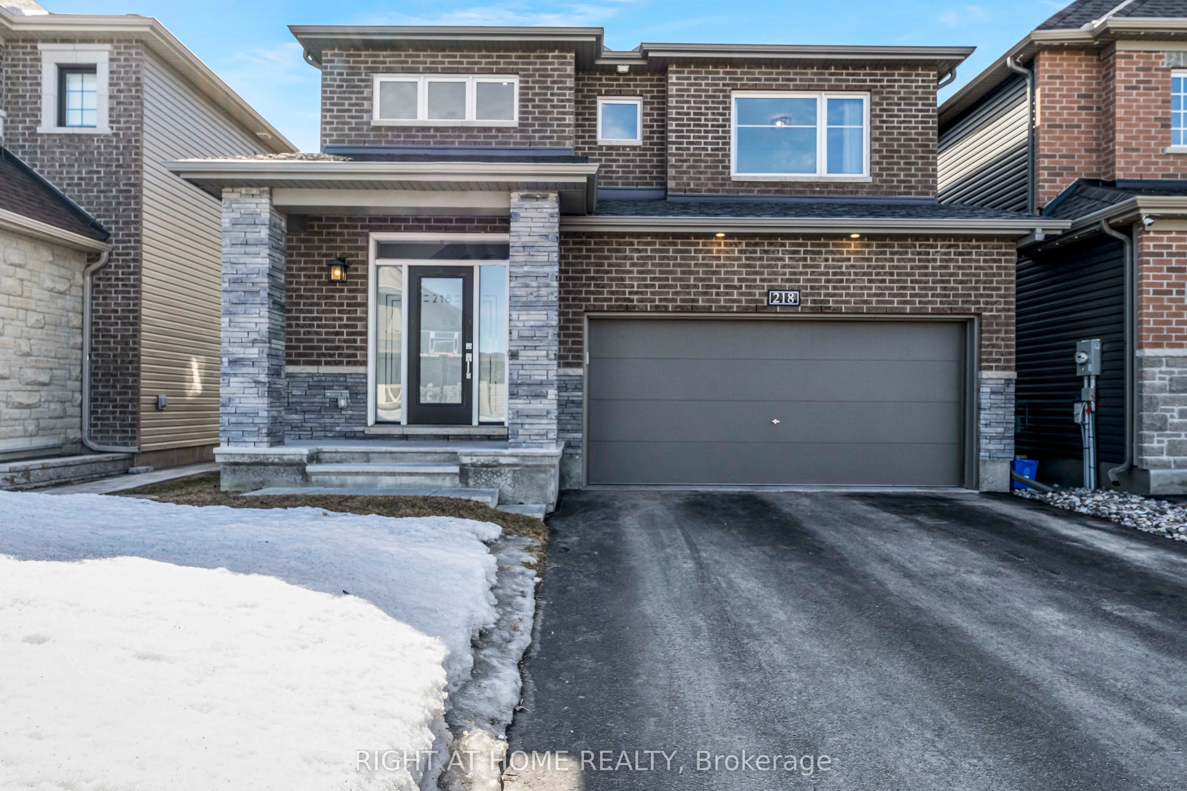 218 Aquarium Avenue, Orleans - Cumberland and Area, ON K4A 1K7