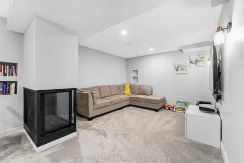 218 Aquarium Avenue, Orleans - Cumberland and Area, ON K4A 1K7