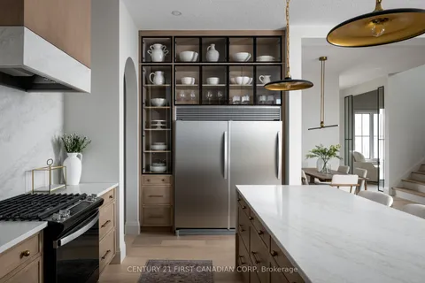 212 FOXBOROUGH Place, Thames Centre, ON N0M 2P0