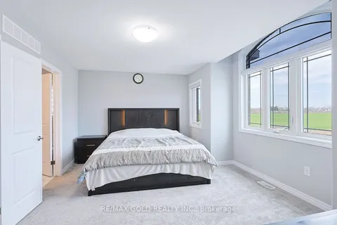 62 Spring Crest Way, Thorold, ON L2V 0J8