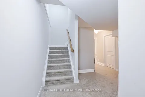 62 Spring Crest Way, Thorold, ON L2V 0J8
