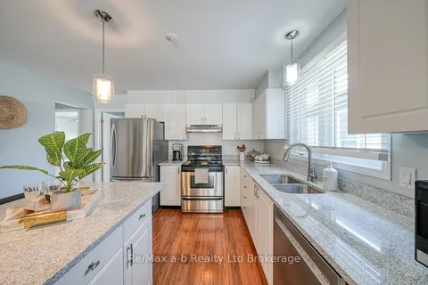 25 Rossiter Road, Ingersoll, ON N5C 4C9