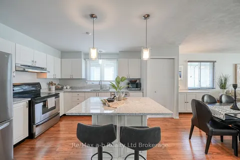 25 Rossiter Road, Ingersoll, ON N5C 4C9