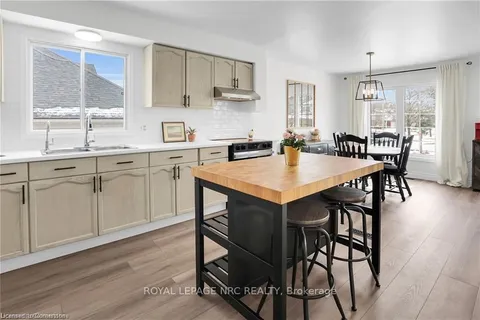 4943 Homestead Drive, Lincoln, ON L3J 0C7