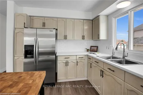 4943 Homestead Drive, Lincoln, ON L3J 0C7