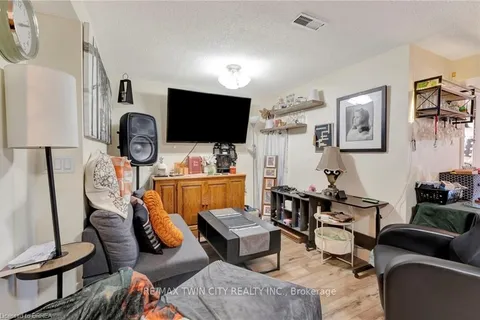 584 Colborne Street, Brantford, ON N3S 3P6