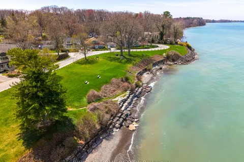 8 Luther Avenue, Niagara-on-the-Lake, ON L0S 1J0