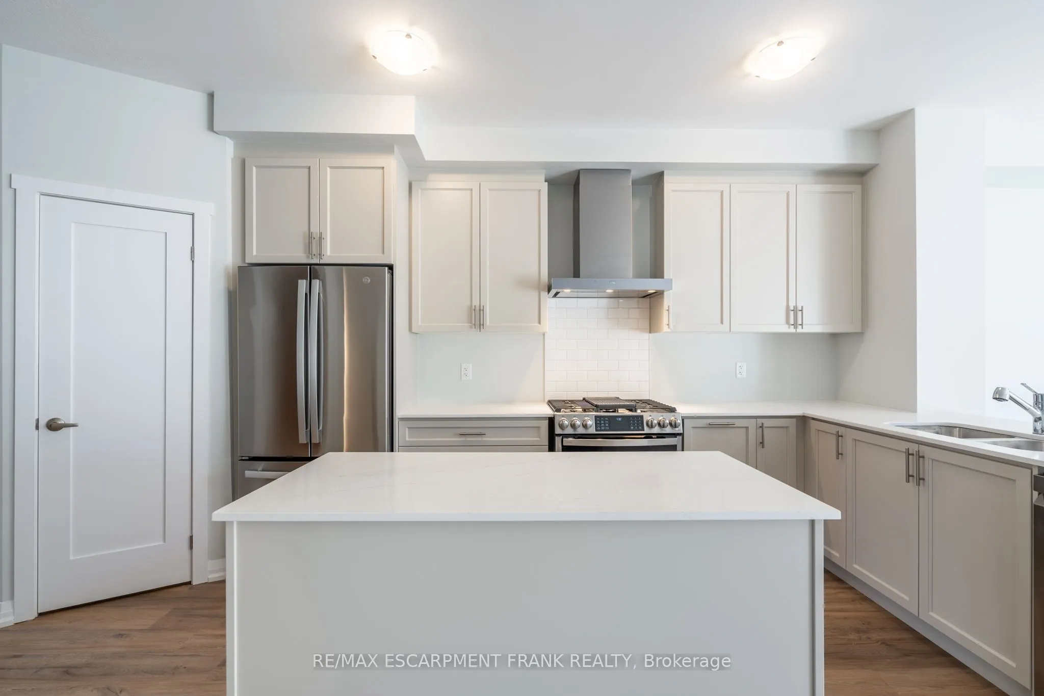 237 Lormont Boulevard, Hamilton, ON L8J 0K2