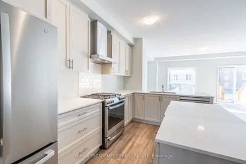 237 Lormont Boulevard, Hamilton, ON L8J 0K2