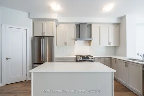 237 Lormont Boulevard, Hamilton, ON L8J 0K2
