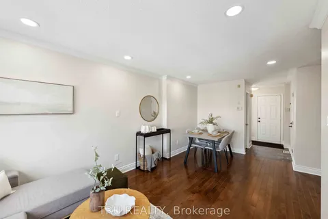 35 Helmsdale Drive, Kanata, ON K2K 2S2