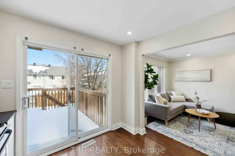 35 Helmsdale Drive, Kanata, ON K2K 2S2
