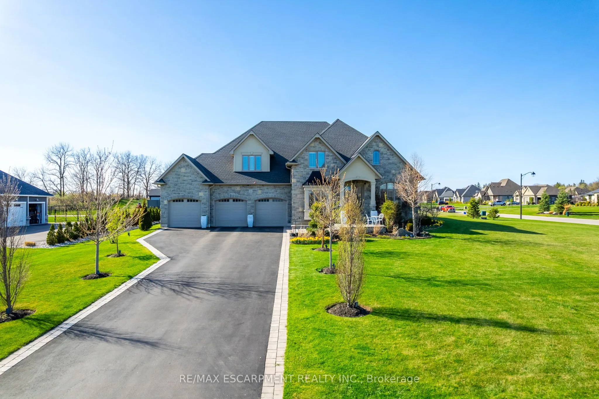 10 Harper Boulevard, Brantford, ON N3T 0E1