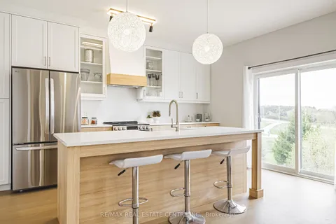 123 Maple Street, Mapleton, ON N0G 1P0