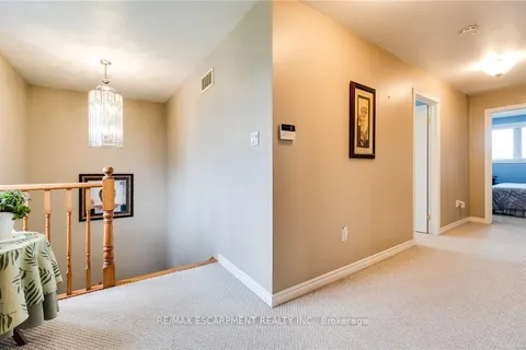 10 Grassyplain Drive, Hamilton, ON L0R 1W0
