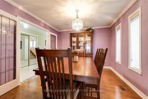 10 Grassyplain Drive, Hamilton, ON L0R 1W0