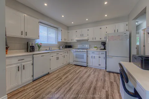 35 Sympatica Crescent, Brantford, ON N3P 1P6