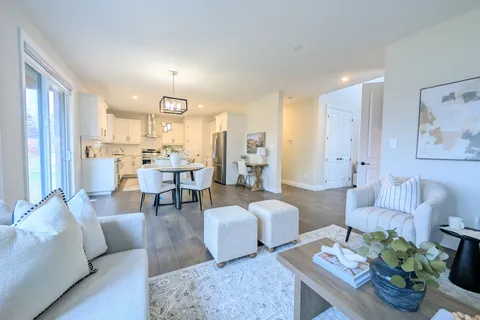 135 Aspen Circle, Thames Centre, ON N0M 2P0