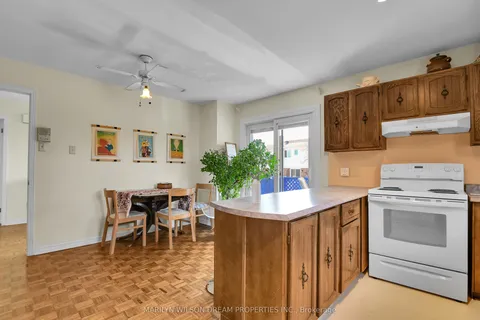 136 James Cummings Avenue, Crystal Bay - Rocky Point - Bayshore, ON K2H 8E1