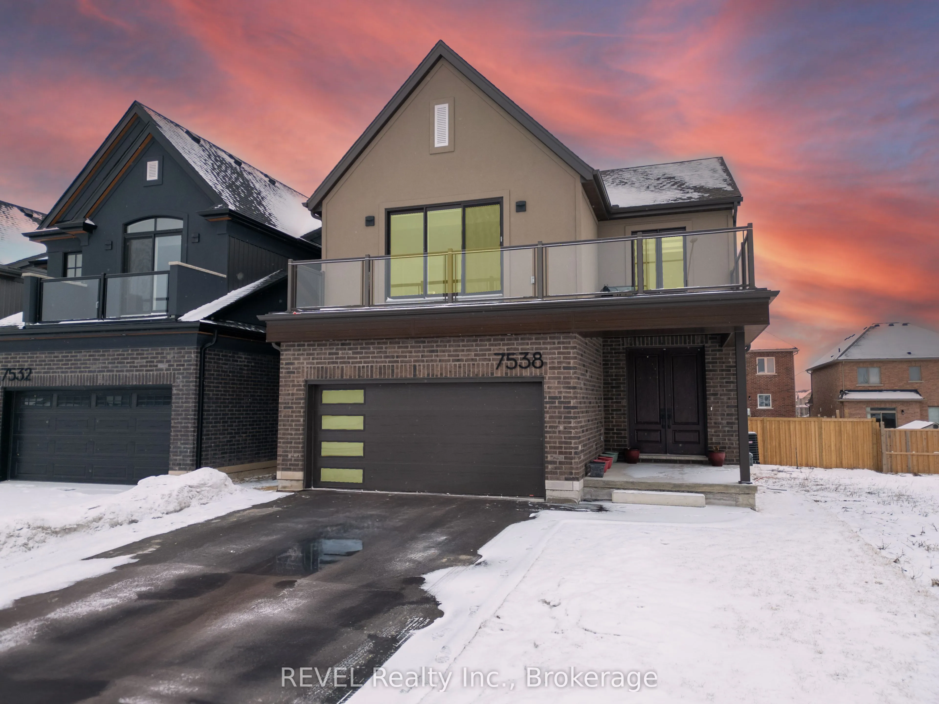7538 Splendour Drive, Niagara Falls, ON L2H 3V9