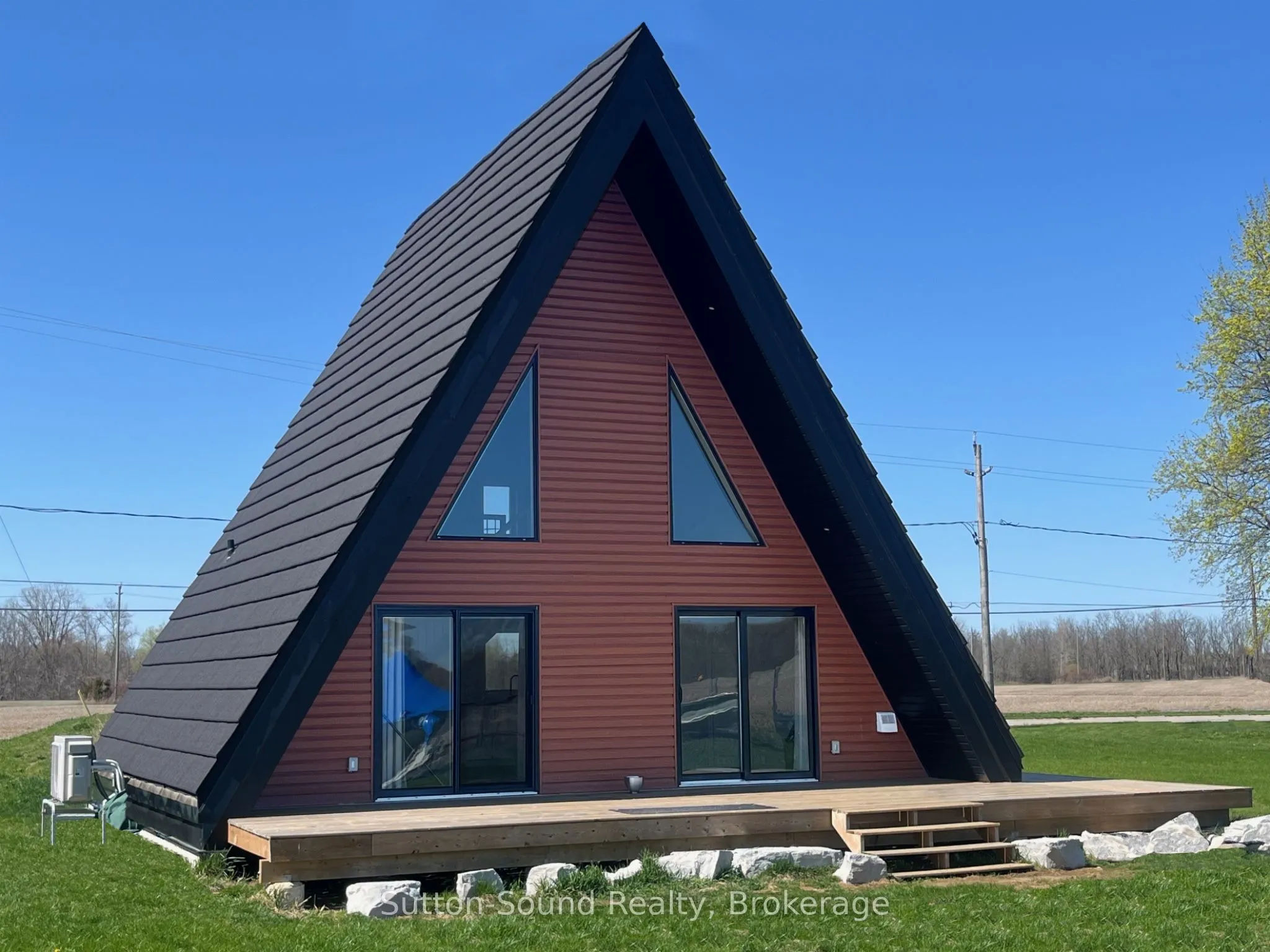 18 Queen Street, Norfolk, ON N0E 1P0