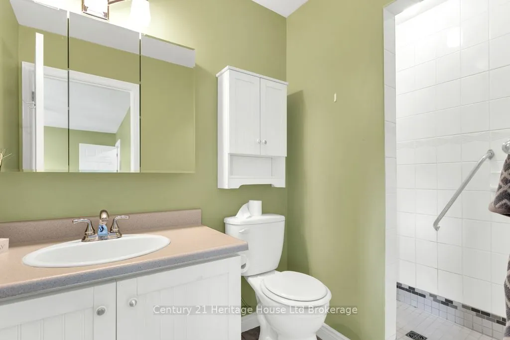 16 Sinclair Drive, Tillsonburg, ON N4G 5L7