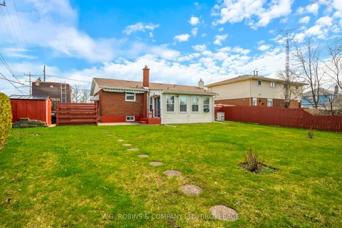 70 Radford Avenue, Fort Erie, ON L2A 5H8