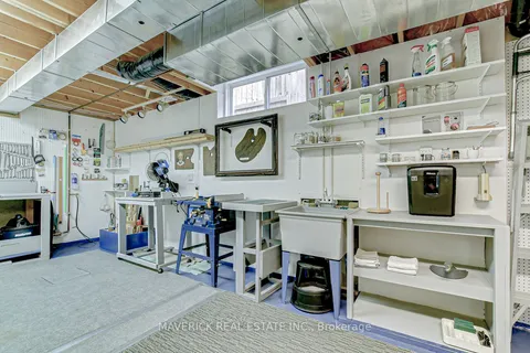 35 Greyrock Crescent, London East, ON N5Y 6L4