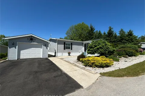 102 Rosewood Drive, Georgian Bluffs, ON N4K 5N5
