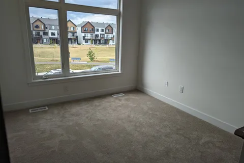 262 Darjeeling Avenue, Barrhaven, ON K2J 6Z1