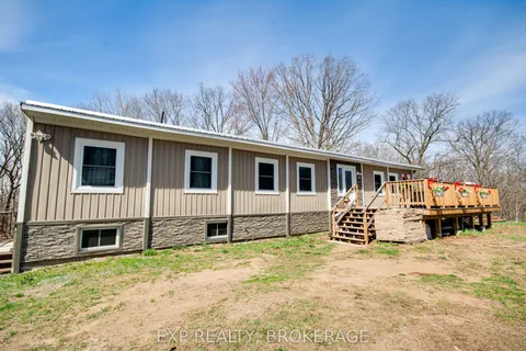 2624 Green Bay Road, South Frontenac, ON K0H 2V0