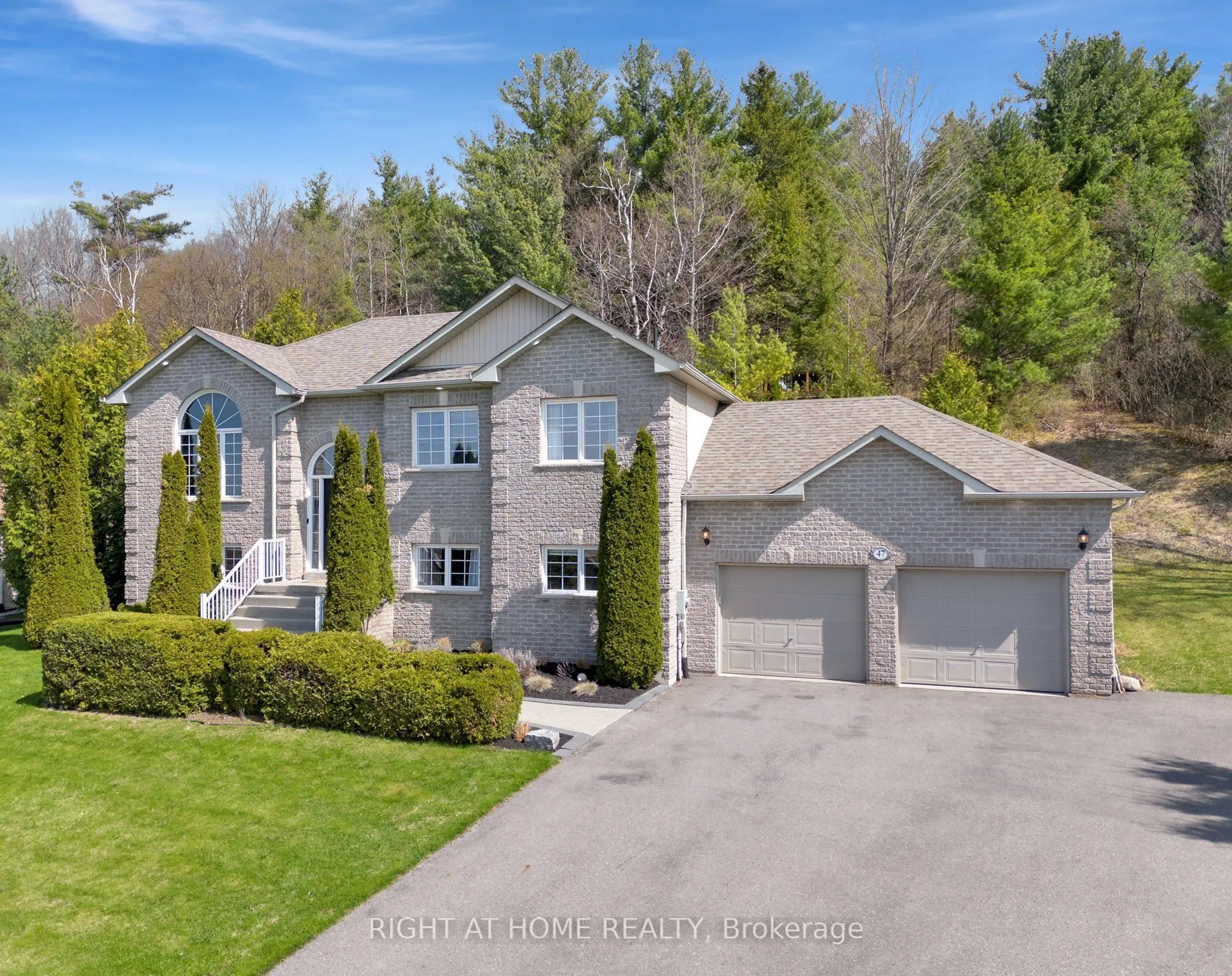 47 Meadowland Drive, Hamilton Township, ON K0K 1C0