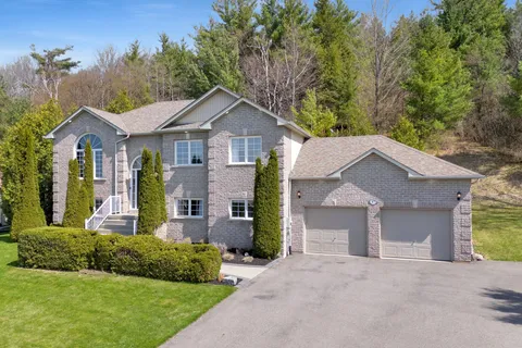 47 Meadowland Drive, Hamilton Township, ON K0K 1C0