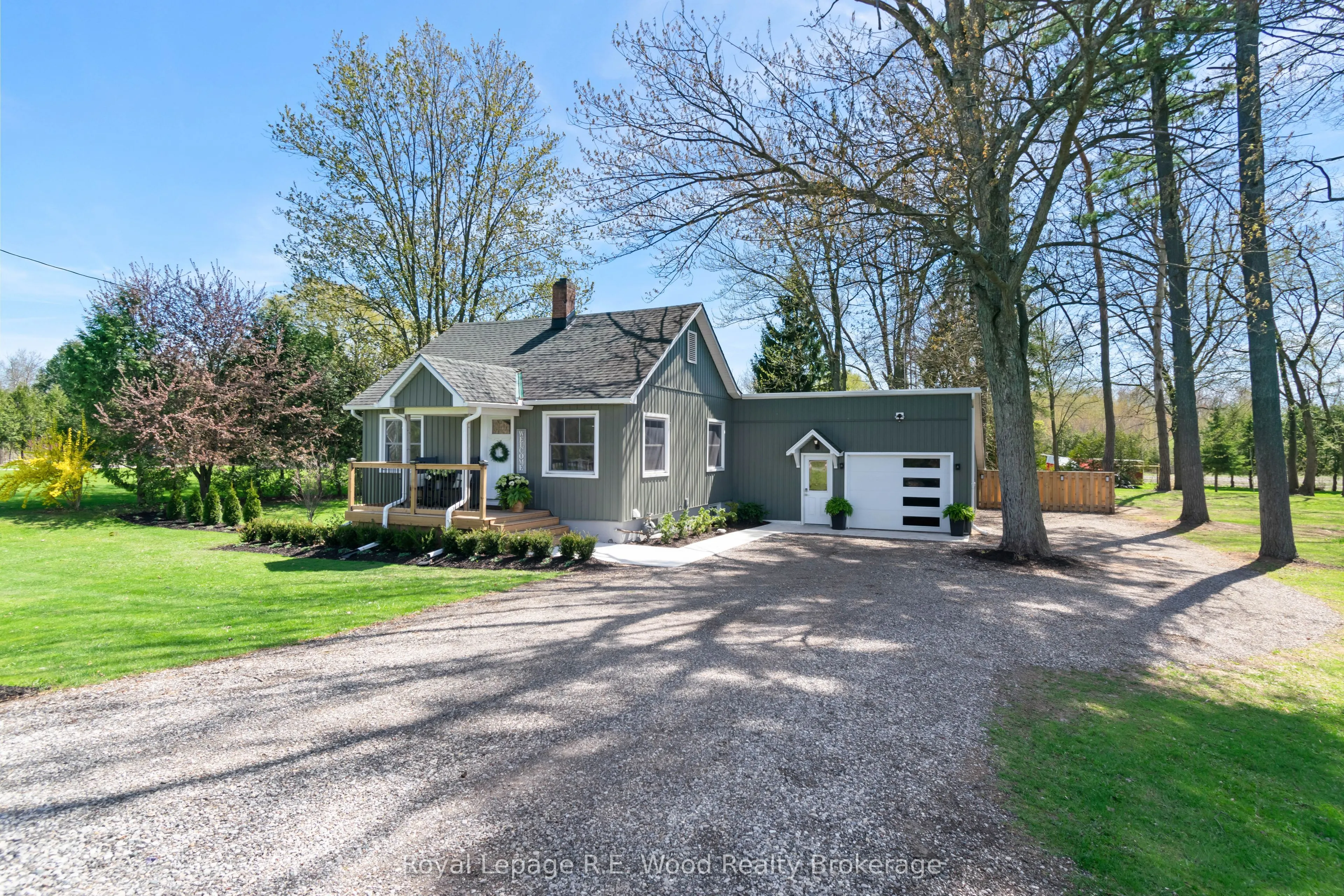 424 3 Highway, Norfolk, ON N4G 4G7