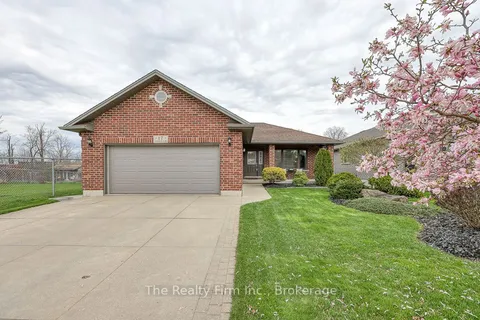 17 Scourfield Drive, Ingersoll, ON N5C 0A4