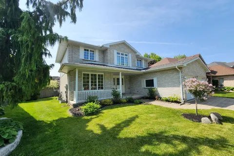 130 Toohey Lane, London North, ON N6G 4Y1