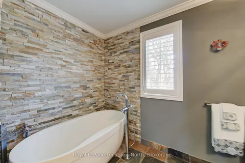 110 Liisa's Lane, Blue Mountains, ON L9Y 0M3