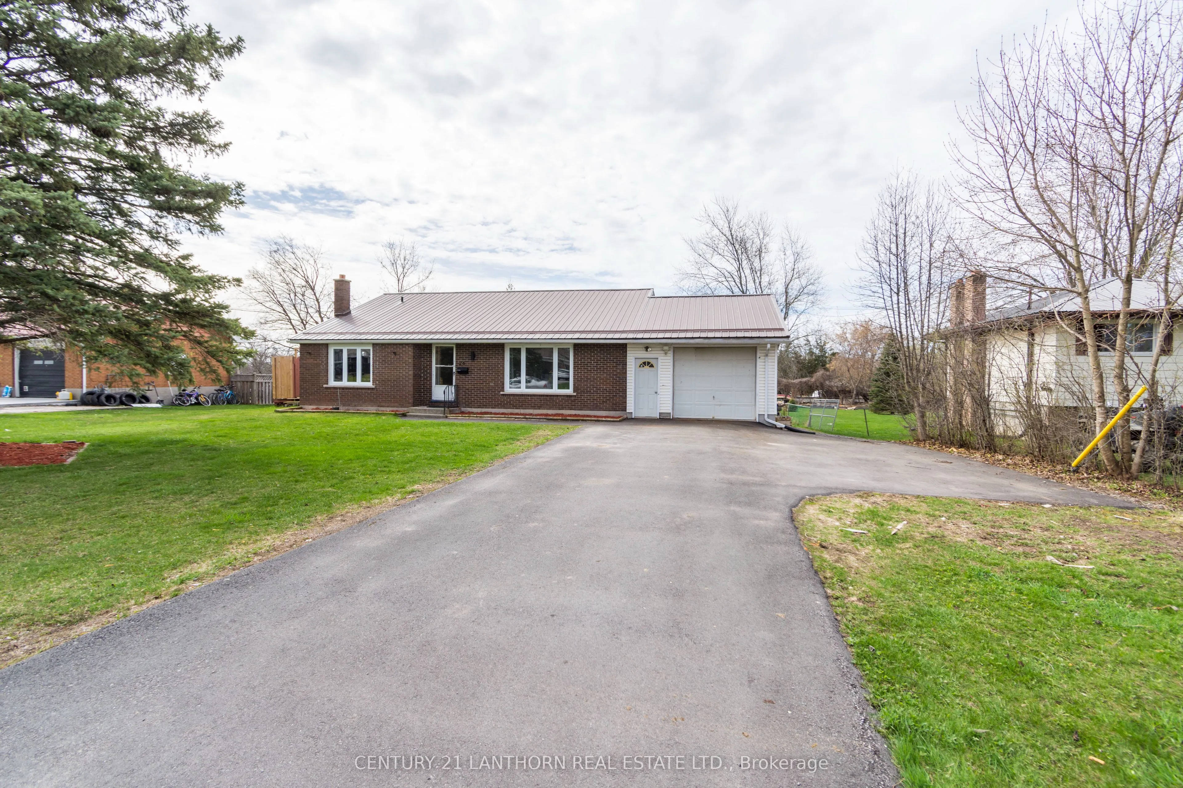 26 Old Stone Road, Quinte West, ON K8R 1E3