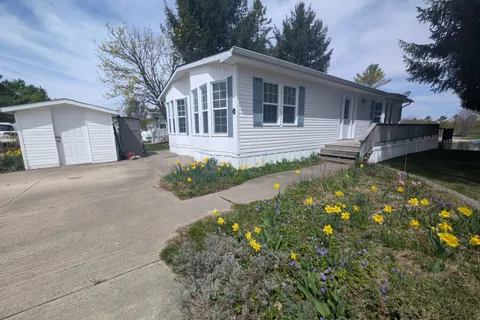 13 Southline Avenue, Huron-Kinloss, ON N2Z 2X5