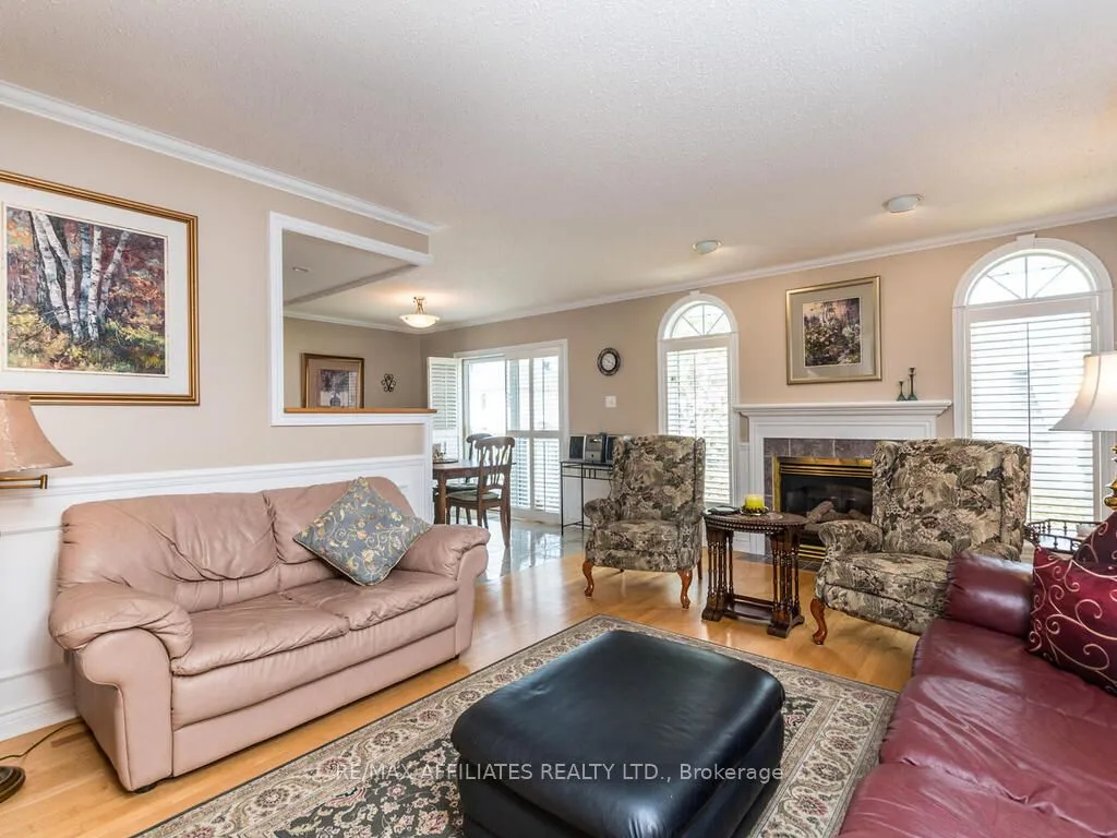 32 MIKA Street, Stittsville - Munster - Richmond, ON K2S 1K8