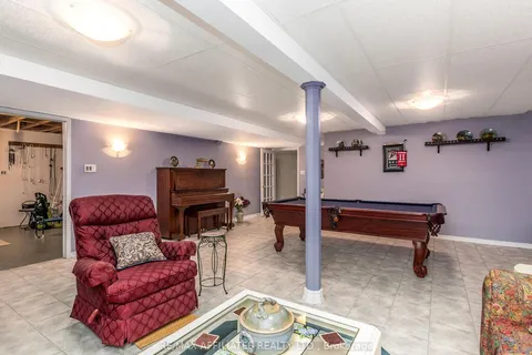 32 MIKA Street, Stittsville - Munster - Richmond, ON K2S 1K8