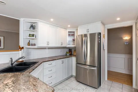 32 MIKA Street, Stittsville - Munster - Richmond, ON K2S 1K8