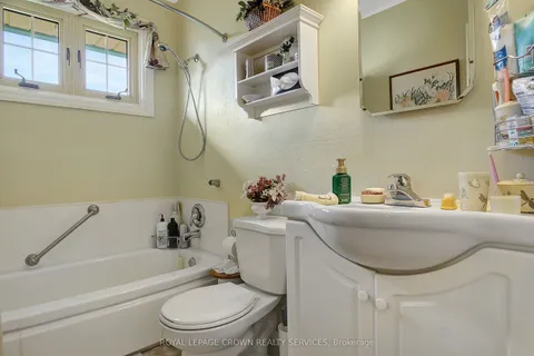 1084 Devonshire Avenue, Woodstock, ON N4S 5S4