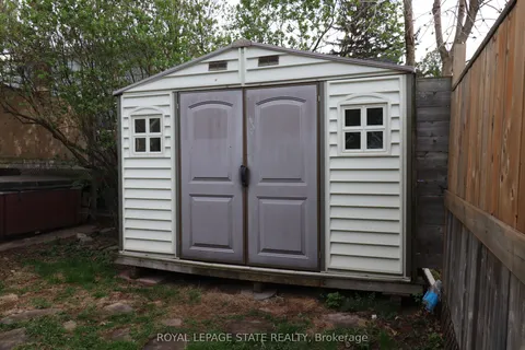 79 Harmony Avenue, Hamilton, ON L8H 4X5