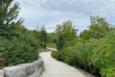 207 Yellow Birch Crescent, Blue Mountains, ON L9Y 0Z3