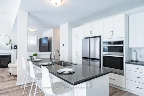 275 Noftall Gardens, Peterborough North, ON K9H 0H9